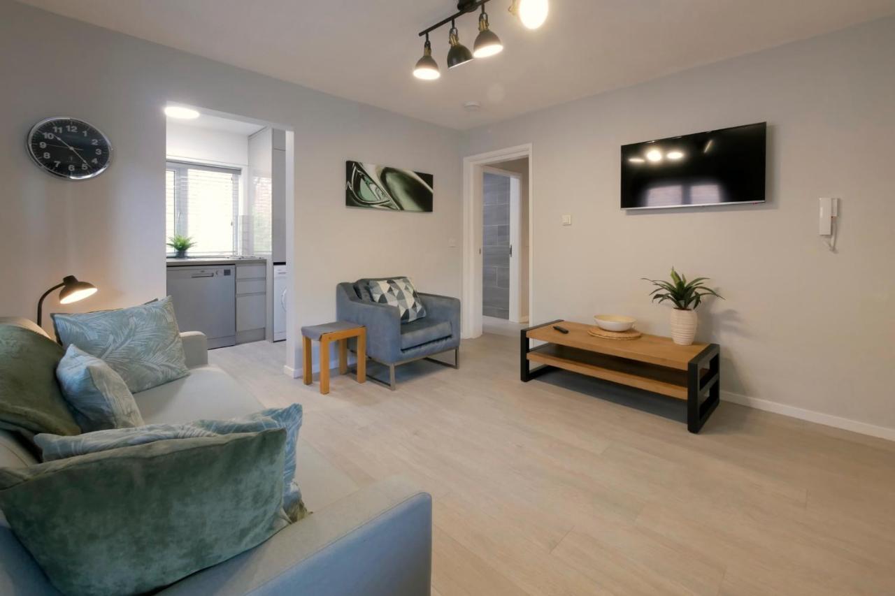 Crewe Short Lets 6 Victoria Court, Crewe Apartment Exterior foto