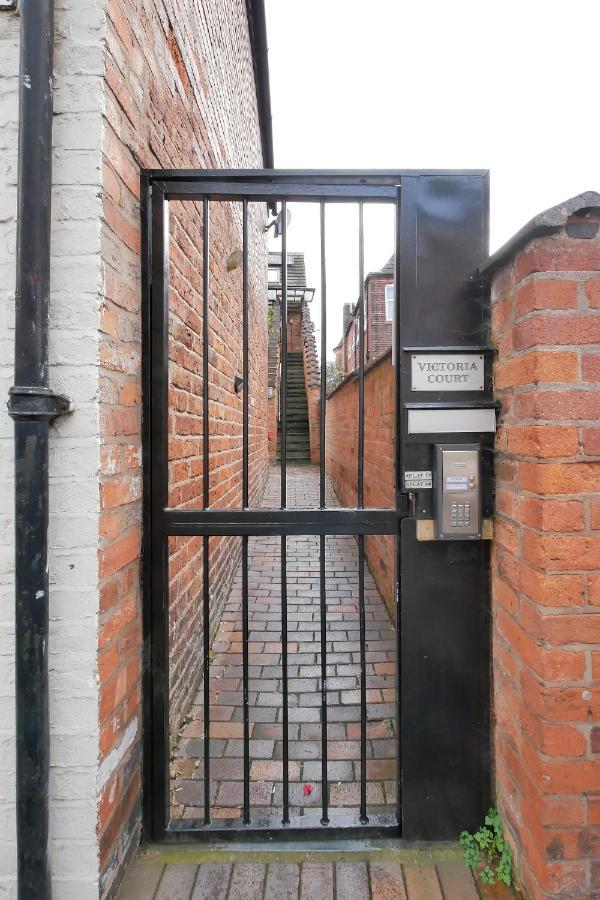 Crewe Short Lets 6 Victoria Court, Crewe Apartment Exterior foto