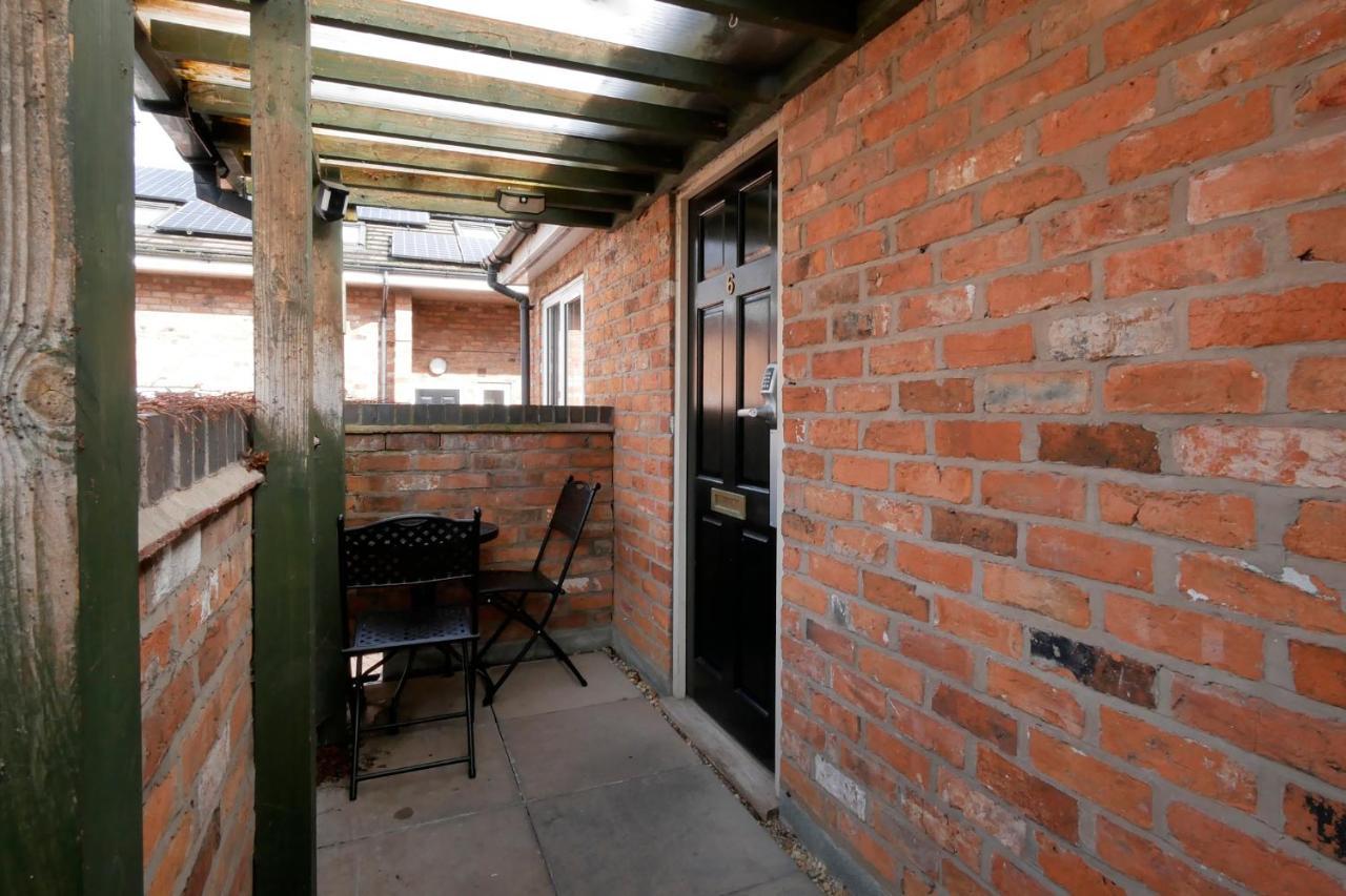 Crewe Short Lets 6 Victoria Court, Crewe Apartment Exterior foto